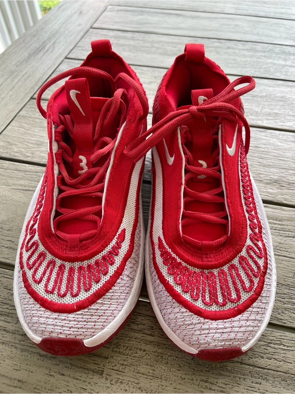 Nike Cosmic Unity 3 TB Red and White Athletic Sneakers Youth Size 6 (38.5)